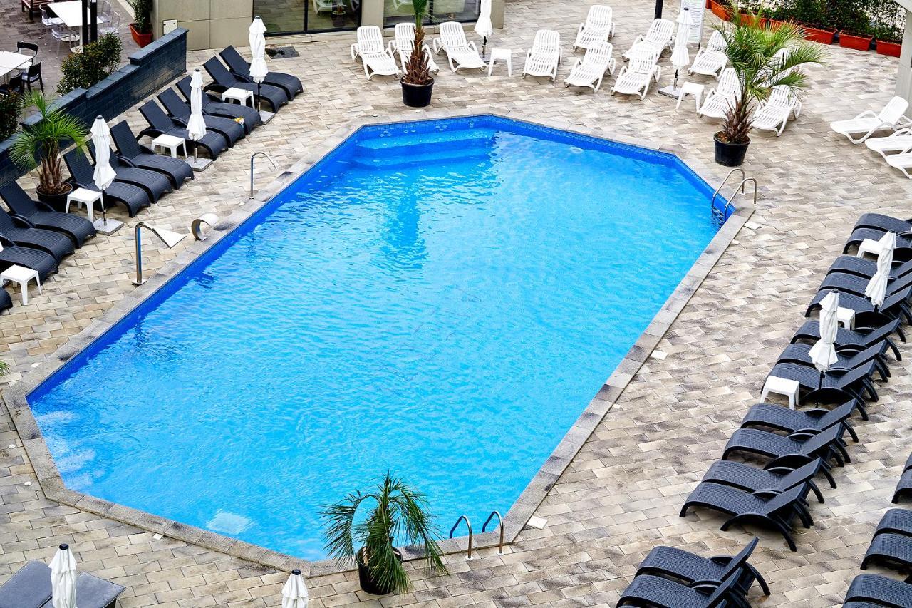 Seastar Apartment - Spa N Pools Beach Resort Mamaia Exterior foto