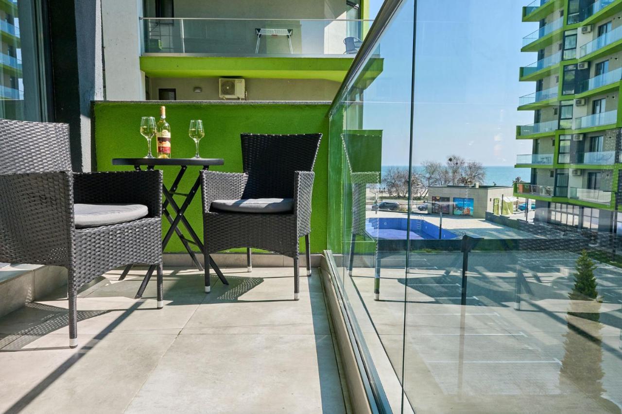 Seastar Apartment - Spa N Pools Beach Resort Mamaia Exterior foto